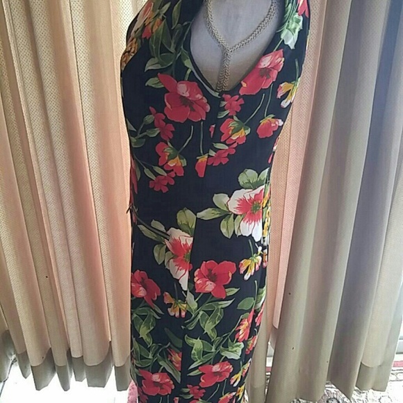 Dress more like size 8 - Picture 2 of 3